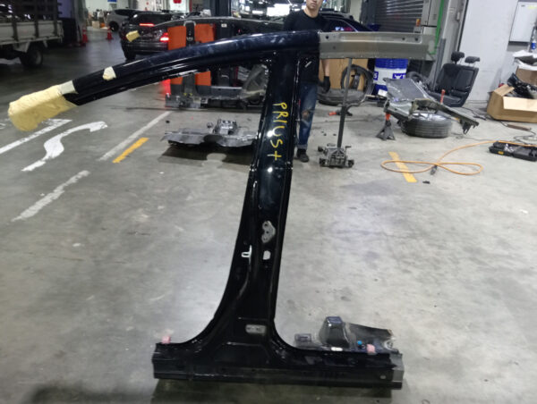 Toyota Prius+ LH Door Panel Centre Pillar