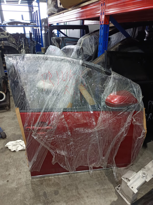 Toyota Prius Front Right Door 2016