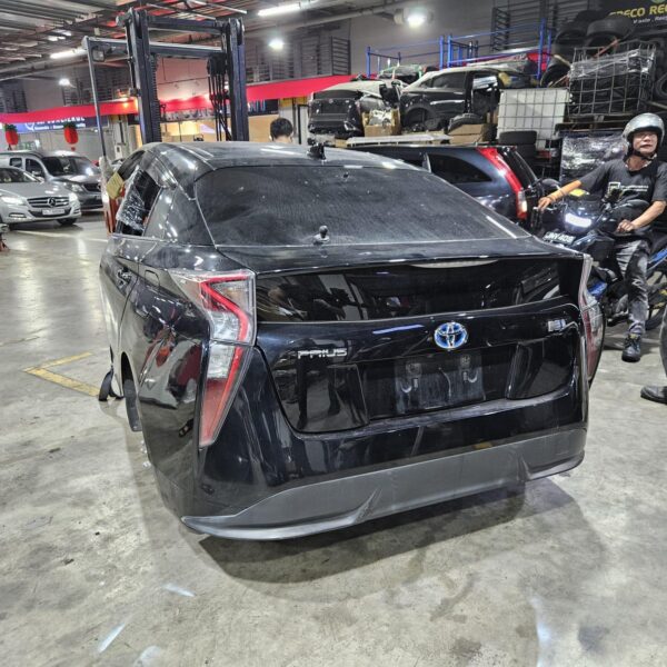 TOYOTA PRIUS HALF CUT 2020-2022